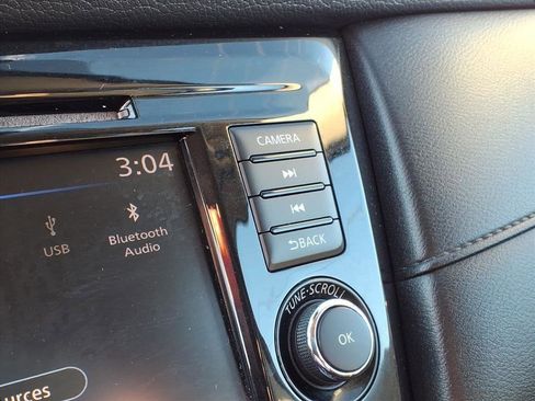 Used 2019 Nissan Rogue SV image 6