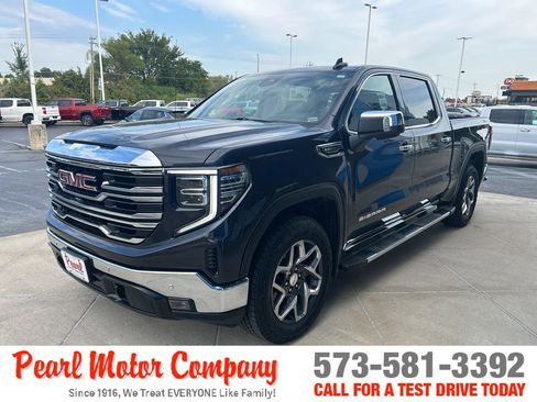 Used 2023 GMC Sierra 1500 SLT w/ SLT Premium Plus Package image 8