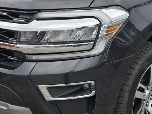 Used 2024 Ford Expedition Limited AWD/4WD image 9
