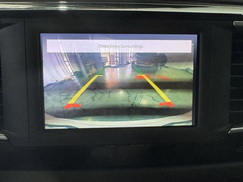 Used 2022 Chrysler Voyager LX FWD image 28