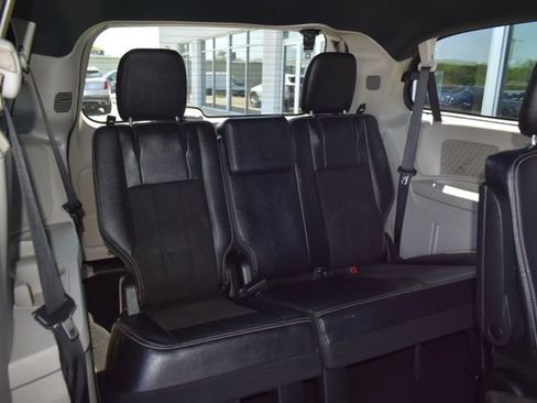 Used 2019 Dodge Grand Caravan SXT FWD image 38