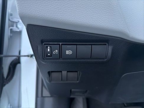 Certified 2023 Toyota Corolla Cross LE image 6