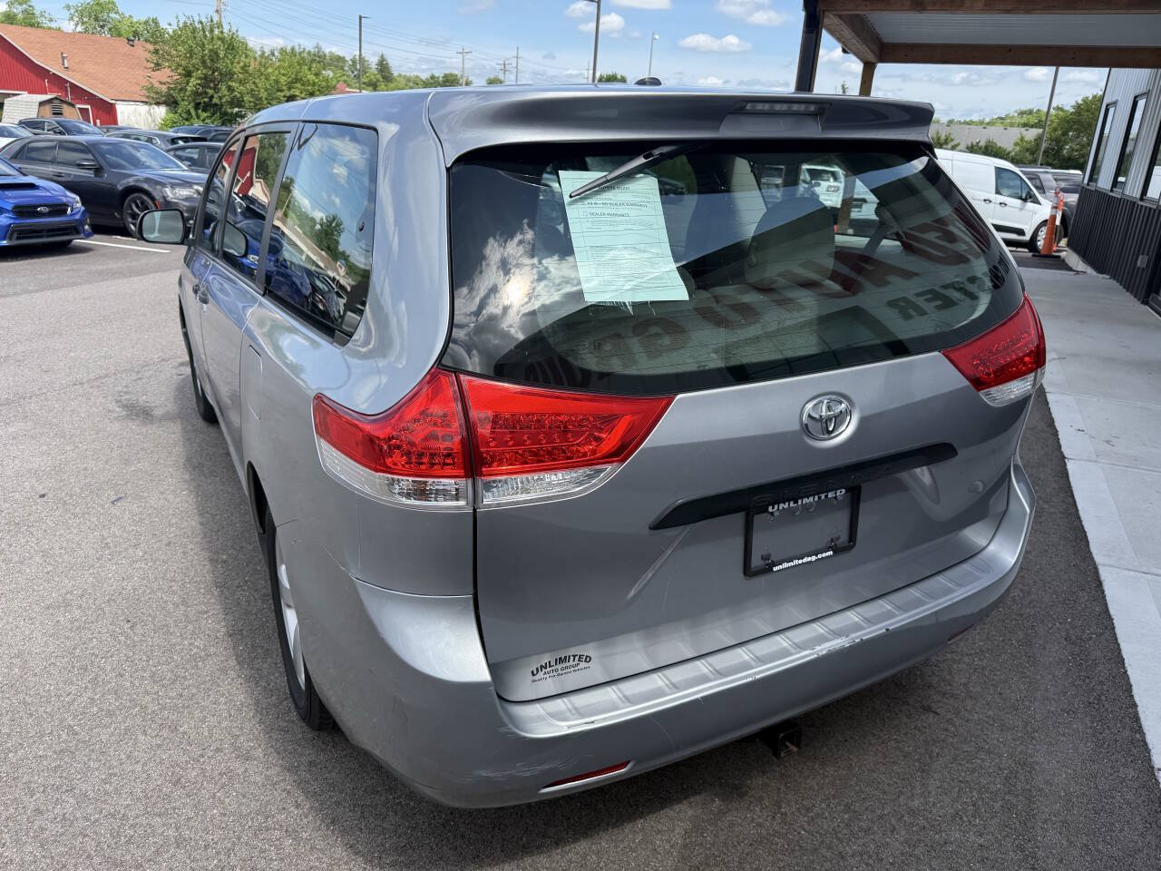Used 2011 Toyota Sienna FWD image 10