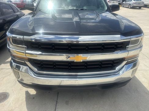 Used 2018 Chevrolet Silverado 1500 LT w/ All Star Edition image 3