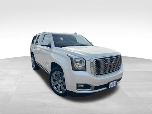 Used 2015 GMC Yukon Denali w/ Premium Package AWD/4WD image 17