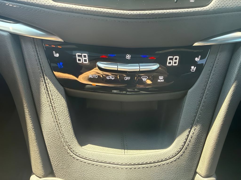Used 2026 Cadillac XT5 Premium Luxury w/ LPO, ONYX Package FWD image 22