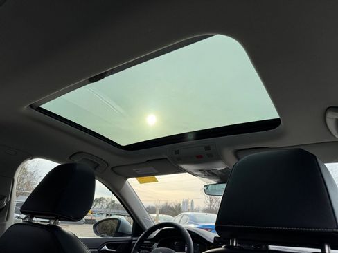 Used 2025 Volkswagen Jetta SE image 24