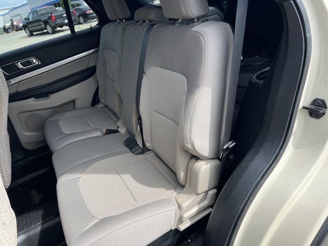 Used 2018 Ford Explorer XLT w/ Equipment Group 201A FWD image 25