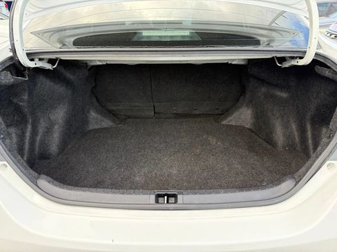 Used 2017 Toyota Corolla LE FWD image 19