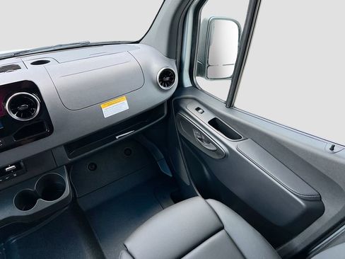 New 2025 Mercedes-Benz Sprinter 2500 image 24