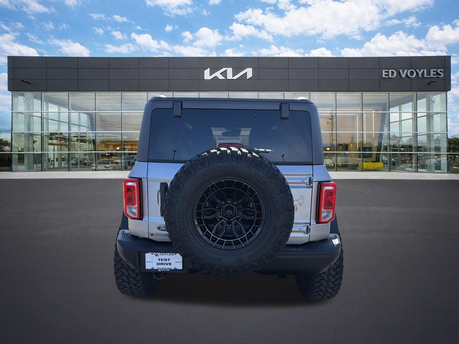 Used 2024 Ford Bronco Black Diamond AWD/4WD image 6