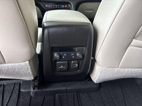 Certified 2022 Buick Enclave Avenir w/ Avenir Technology Package AWD/4WD image 21