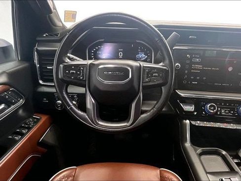 Used 2024 GMC Sierra 2500 Denali Ultimate AWD/4WD image 4