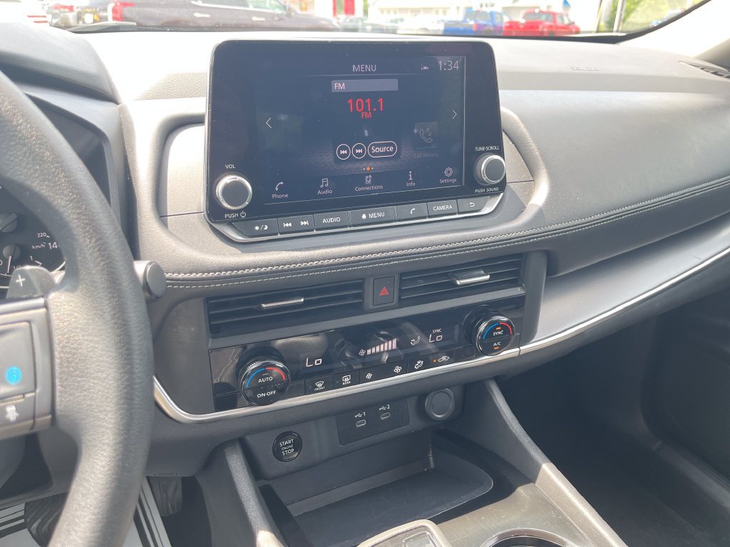 Used 2024 Nissan Rogue SV FWD image 17