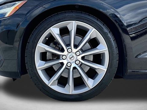 Used 2020 Volvo S60 T5 Momentum FWD image 10