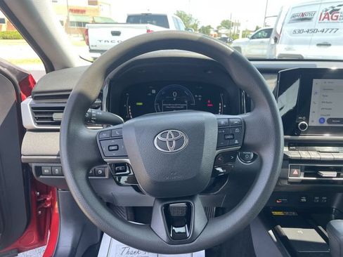 Used 2025 Toyota Camry LE FWD image 19