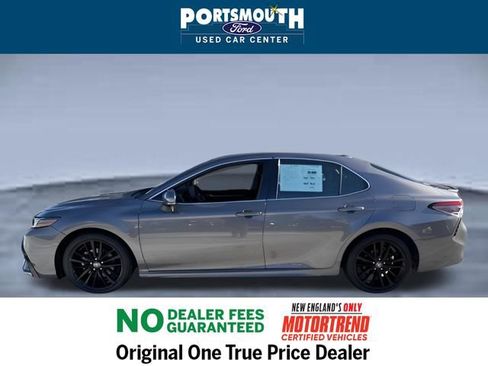 Used 2023 Toyota Camry XSE image 2