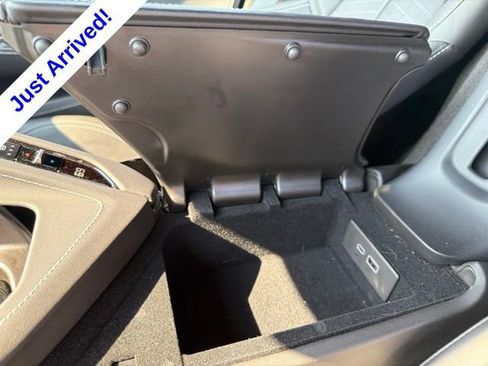 Used 2025 Chevrolet Corvette E-Ray w/ Stealth Interior Trim Package AWD/4WD image 39