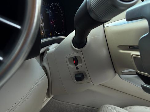 Used 2022 Mercedes-Benz SL 63 AMG 4MATIC image 10