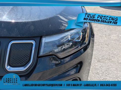 Used 2022 Jeep Compass Latitude w/ Sun and Sound Group AWD/4WD image 10
