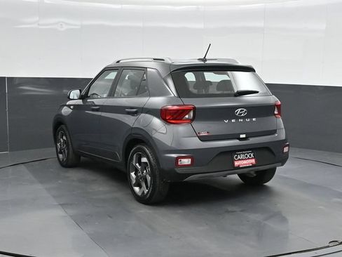 Used 2024 Hyundai Venue SEL FWD image 11