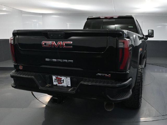 Used 2024 GMC Sierra 2500 AT4 w/ Technology Package AWD/4WD image 5
