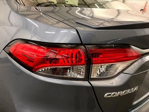 Used 2021 Toyota Corolla SE w/ SE Premium Package FWD image 28