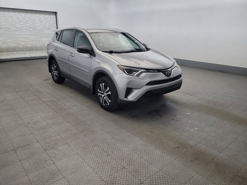 Used 2018 Toyota RAV4 LE w/ Carpet Mat Package AWD/4WD image 13
