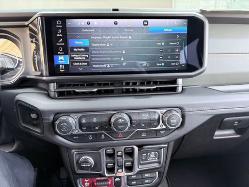 New 2026 Jeep Gladiator Mojave image 15