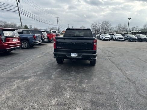 Used 2023 Chevrolet Silverado 1500 Custom image 4