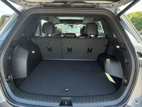 New 2026 Chevrolet Equinox LT w/ Convenience Package II FWD image 9