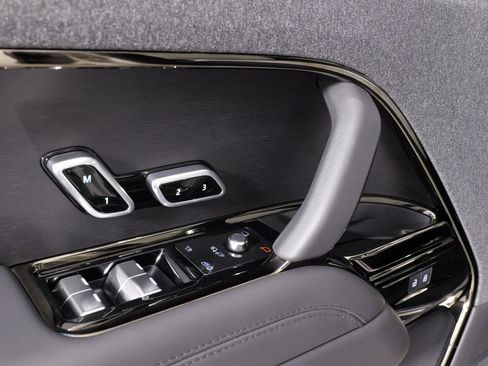 Used 2025 Land Rover Range Rover Sport Autobiography image 26