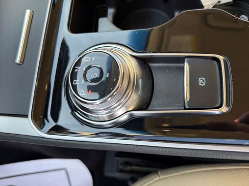 Used 2020 Ford Edge SEL image 23