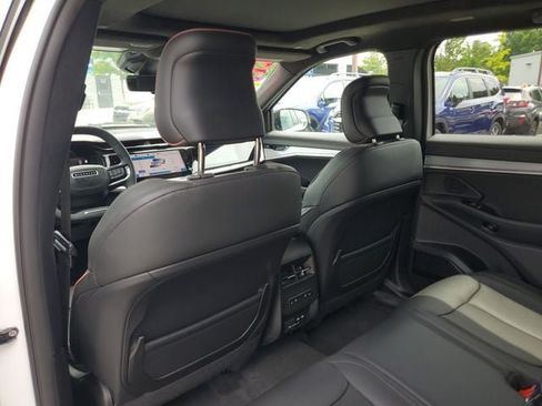Used 2024 Jeep Wagoneer Launch Edition AWD/4WD image 13