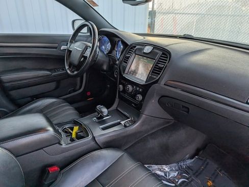 Used 2014 Chrysler 300 S image 33