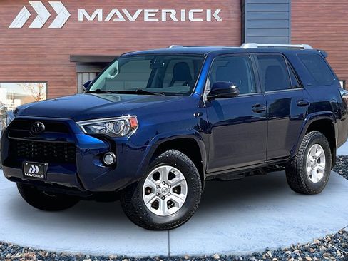 Used 2016 Toyota 4Runner SR5 AWD/4WD image 3