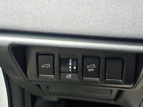 Used 2023 Subaru Outback Premium AWD/4WD image 19