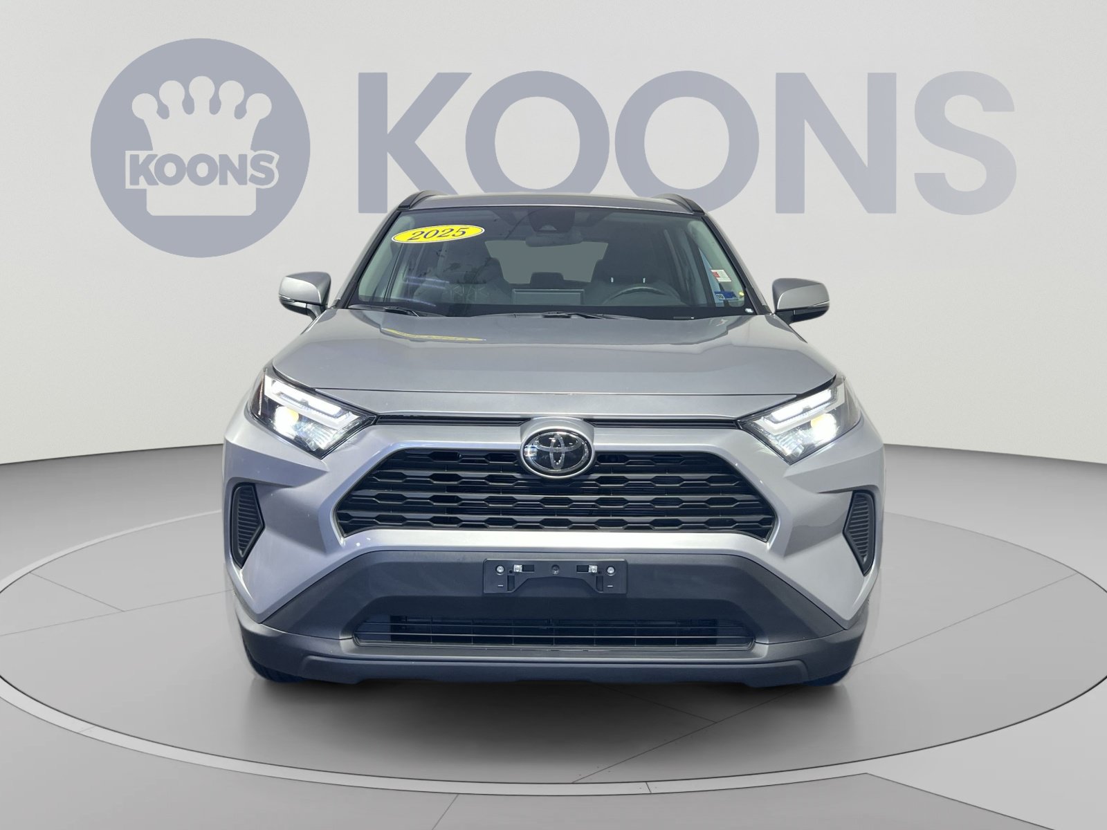 Used 2025 Toyota RAV4 XLE AWD/4WD image 11