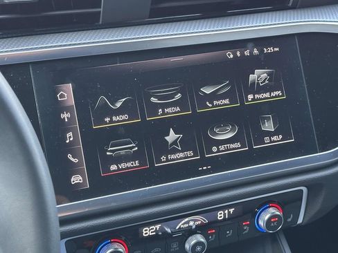 Used 2025 Audi Q3 2.0T Premium w/ Convenience Package image 23