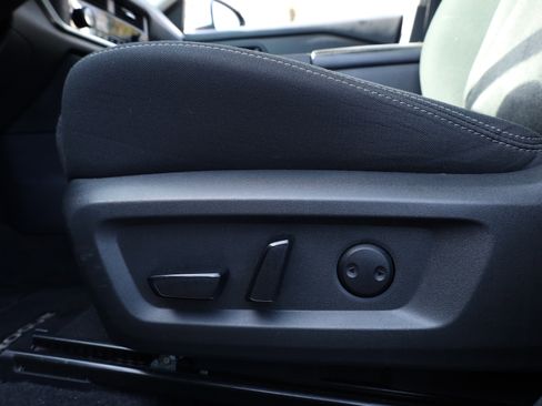 Used 2024 Nissan Rogue SV image 21