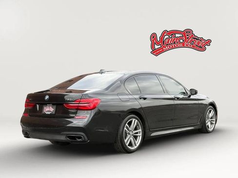 Used 2017 BMW 750i xDrive AWD/4WD image 7