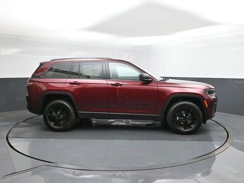 New 2026 Jeep Grand Cherokee Altitude image 15