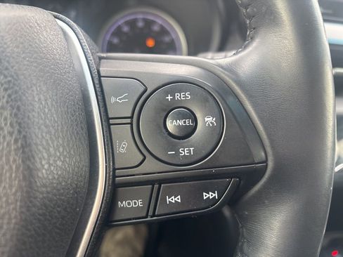 Used 2021 Toyota Venza XLE image 22