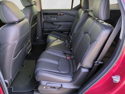 Certified 2025 Honda Pilot Touring image 21