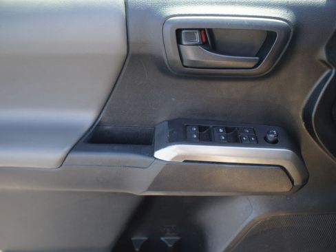 Used 2019 Toyota Tacoma SR5 RWD image 27