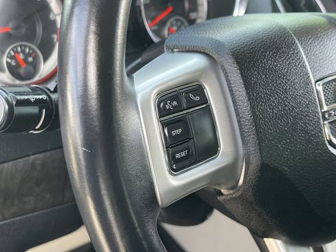 Used 2017 Dodge Grand Caravan SE w/ UConnect Hands-Free Group FWD image 23
