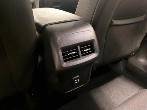 Used 2022 Chevrolet Equinox LS image 28