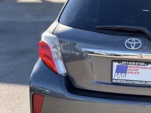 Used 2012 Toyota Yaris LE image 6