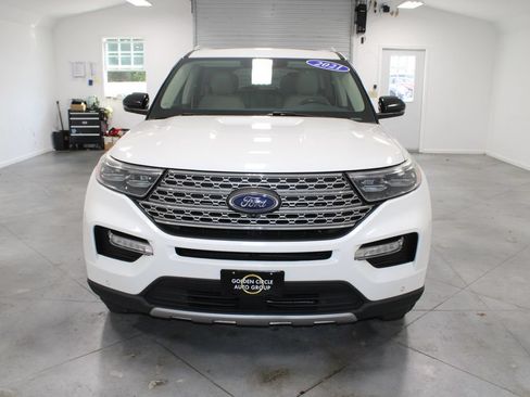 Used 2021 Ford Explorer Limited w/ Equipment Group 301A RWD image 3