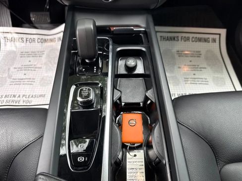 Used 2024 Volvo XC60 B5 Plus AWD/4WD image 25